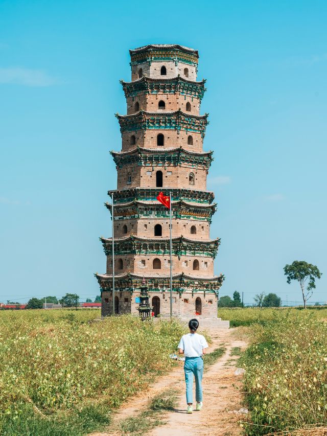 山西真厲害，田裡竟能長出國寶琉璃塔。