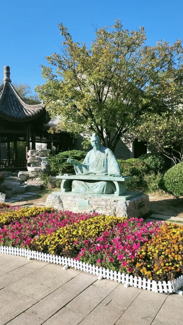 「即墨古城：歷史的沉澱與現代的魅力」。