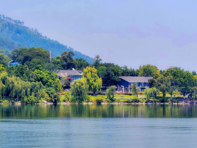 西昌邛海灣柏樾酒店。