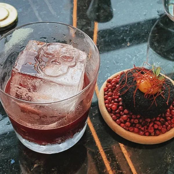 香港空港ラウンジで次のレベルの旅行体験を🍸