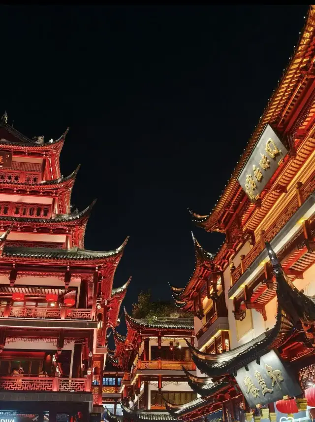 Shanghai Spring Photo Guide: Must-Visit Spots at the Oriental Pearl Tower!