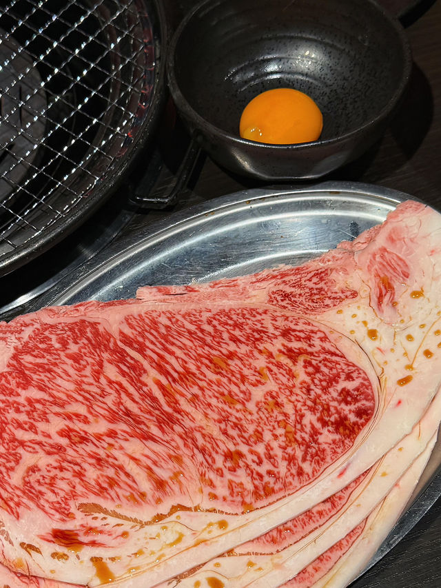 新宿必衝！這家烤肉店讓我秒變瘋狂安利怪！焼肉29テラス真的太絕了，神戶牛直接封神🥩！