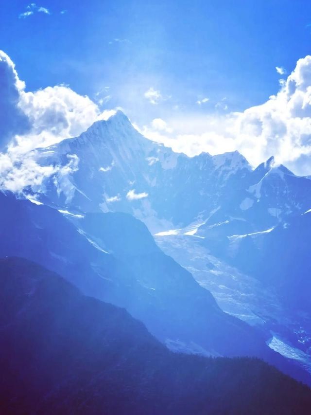 雲南第一峰 高顏值令人迷戀