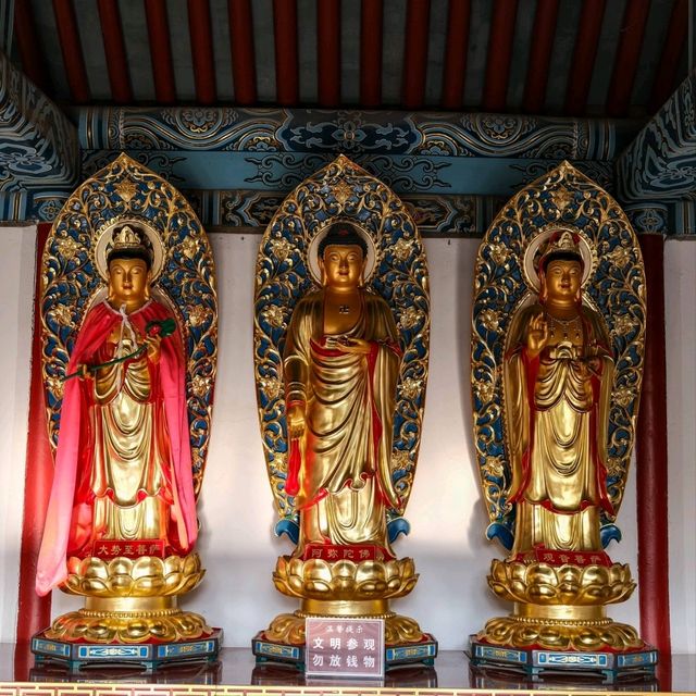 Buddhas of Xiangshan Temple (Xiangshansi) — A Peaceful Escape 🛕