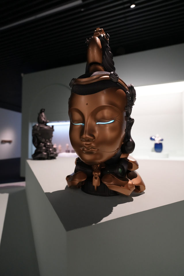 閉關倒計時8天｜大悲世界的賽博朋克未來佛
