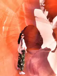 美國西海岸——羚羊谷，馬蹄灣。 去馬蹄灣的路上全是沙子，還是坡路，而且暴曬，來回要走1小時，車子開不