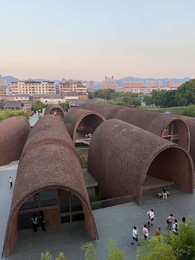 千年窯火淬鍊出的極致東方美學景德鎮瓷都打卡指南