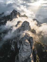 白石山夏季和冬季不同季節的不同風光