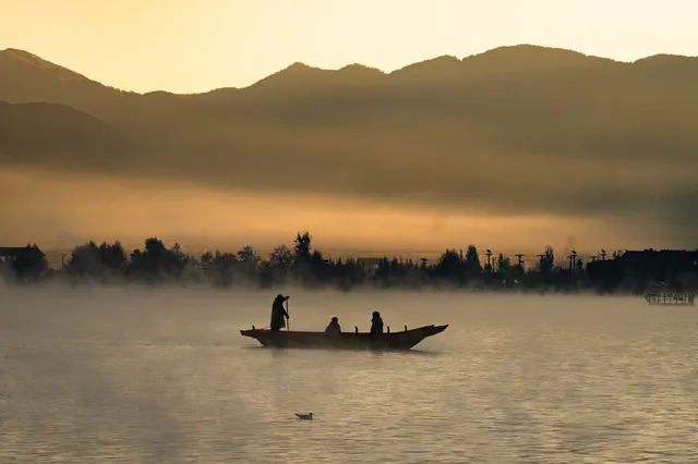 瀘沽湖迎來了一年只有十天左右的風景 瀘沽湖迎來了一年只有十天左右的風景