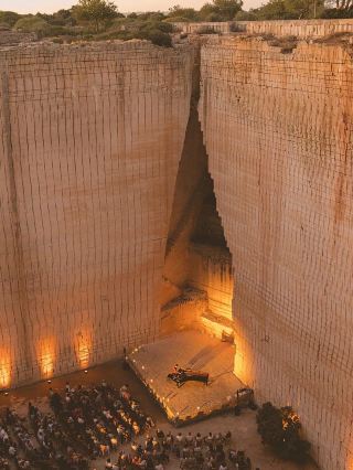 Menorca is stunning! A sunset concert in a 30-meter-deep quarry is so romantic!