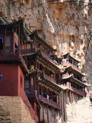 崖の上にある千年の古寺、懸空寺の完全ガイド