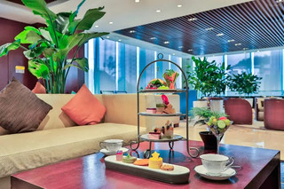 Sleep within the "Dwelling in the Fuchun Mountains" painting at World Trade Junting Hotel (Tonglu Fuchun River Branch)