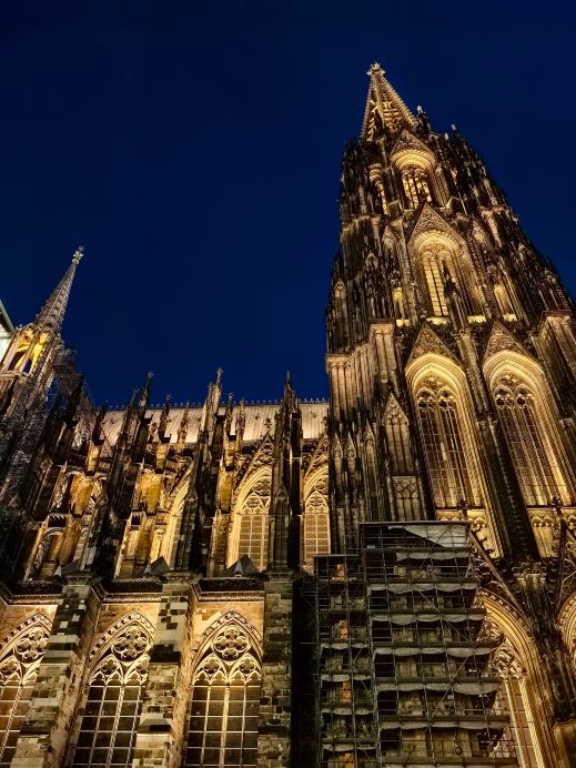 A night tour of Cologne Cathedral is stunning