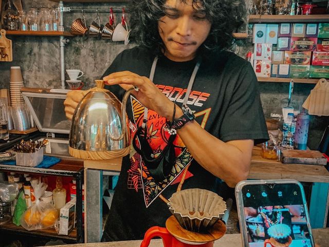 คาเฟ่ ฮิลล์ กลางหุบเขากะตะ