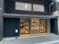 京都・烏丸。中庭も素敵です。町屋を改装した『小川珈琲 堺町錦店』