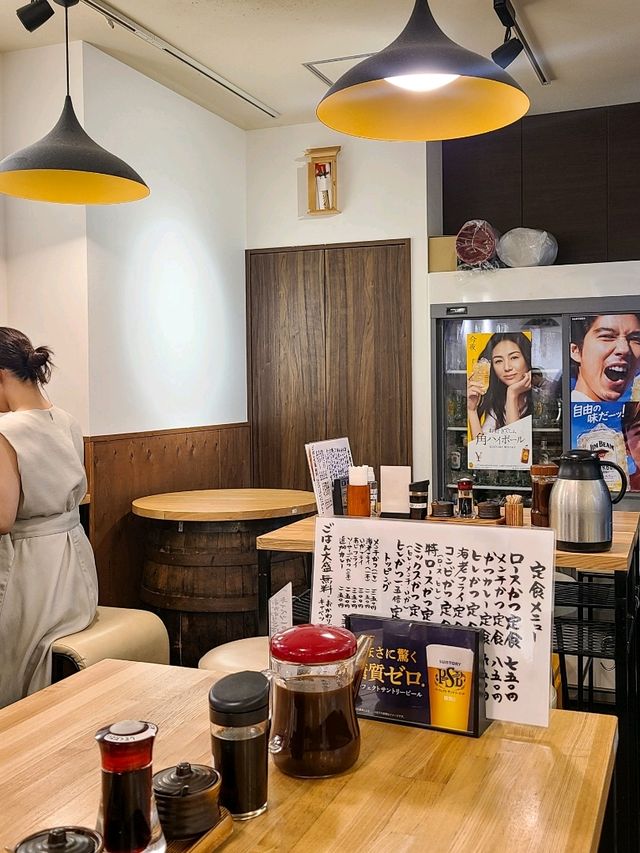 【丸の内ランチ】とんかつ酒場まるや 