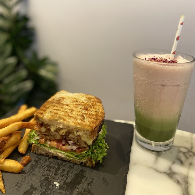 澳門LAX Cafe：超值優惠，蝦醬炸雞排三文治只需$88