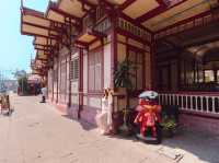 นั่งรถไฟไปหัวหินกัน แวะสถานีรถไฟที่สวยที่สุด