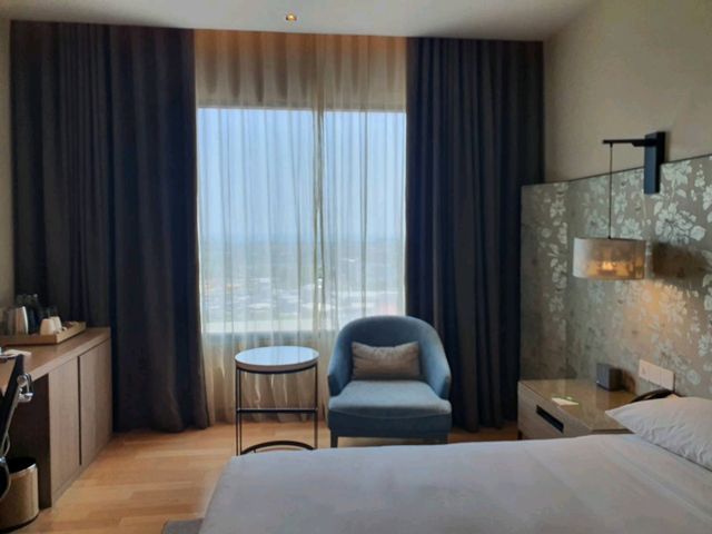 ที่พักใจกลางเมืองระยอง Holiday Inn&Suites Rayong