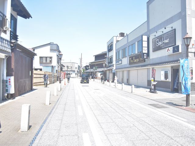 成田山新勝寺、参道周辺