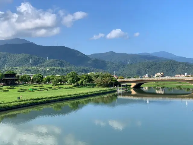 宜蘭冬山河親水公園的神秘景點｜神秘河道，洞窟造景必拍✨