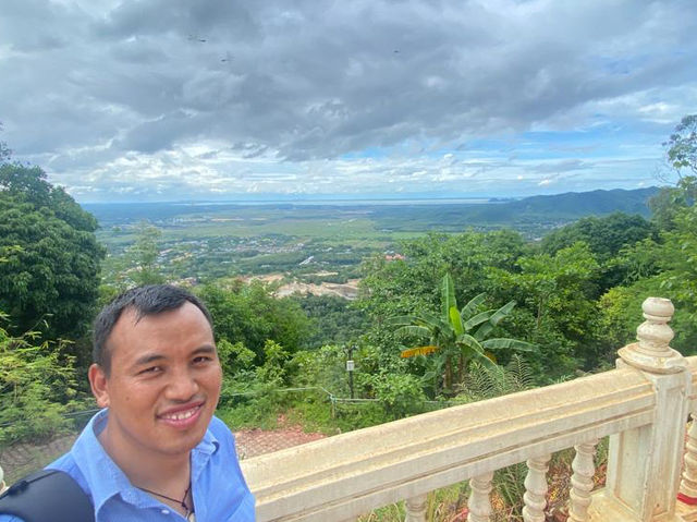 Walk up 166m in Awe of 20m Golden Buddha