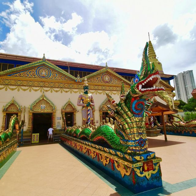 Chaukhtatgyi Buddha Temple