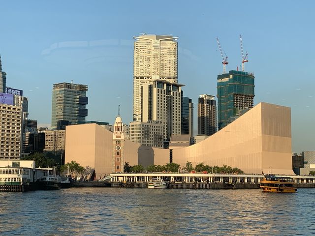 Oriental Pearl Cruise-Looking for HK from its sea