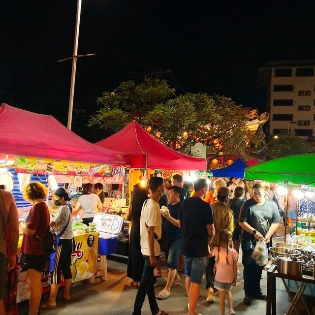 ตลาดสดบ้านส้าน อาหารถูกและอร่อย