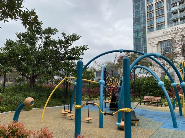 有歷奇設施嘅市區公園
