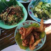 บ้านขนมจีนริมคลองวังเคียงคู่