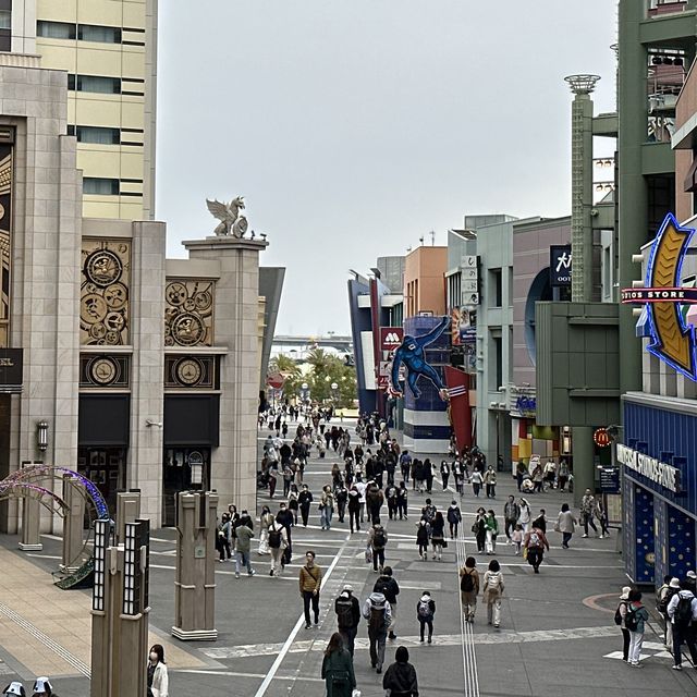 테마와 즐길거리가 가득한 쇼핑몰, 🛍️ 유니버설 시티워크 오사카