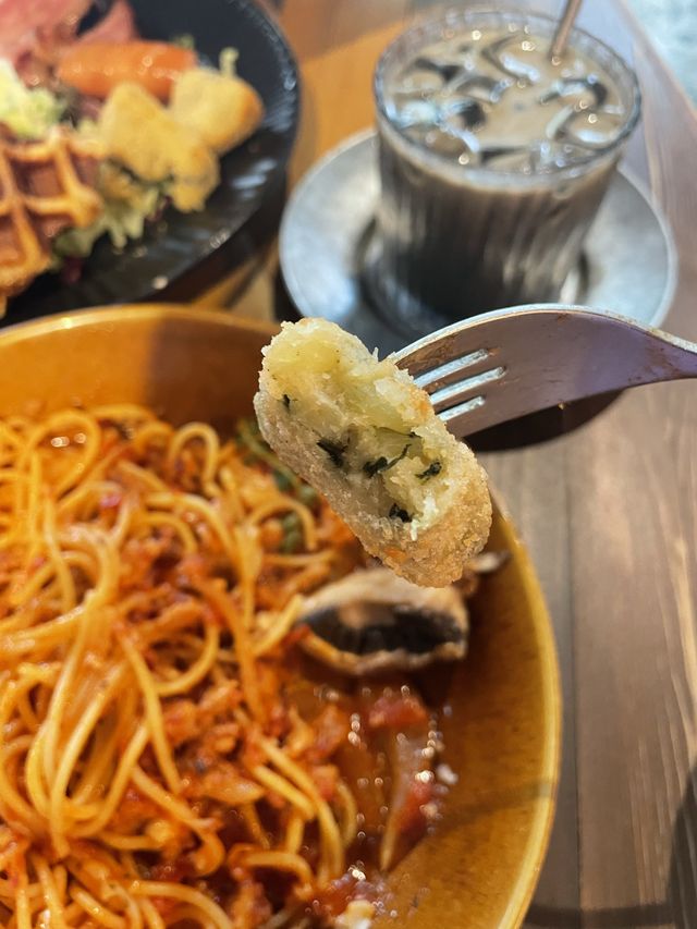 屋邨都有平民美食｜ 咸牛肉意粉你食過未呢？