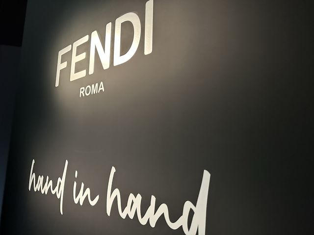 東京・表参道。期間限定のエキシビションは観光にもオススメ。『FENDI』開催『hand in hand』