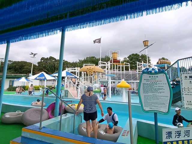 六福村水樂園