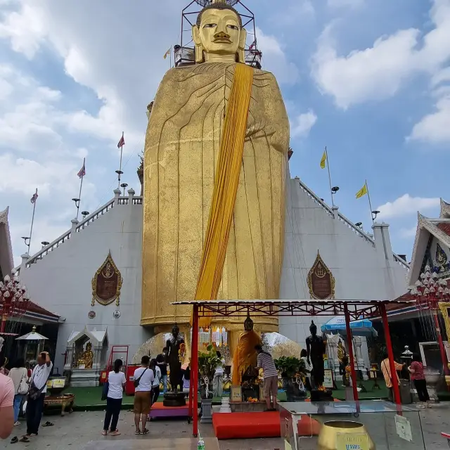 วัดอินทรวิหาร พระอารามหลวง หรือ วัดบางขุนพรหม