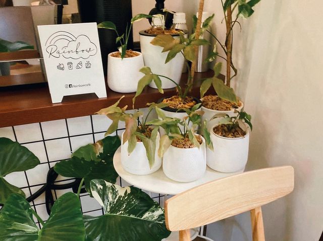 Rainbow Café โฮมเมดเบเกอรี่ ร้านเล็กๆน่ารัก 