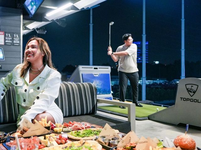 ลากแฟนไปตี้ลุ้นลูกกอล์ฟสีทองที่TopgolfThailand