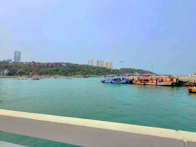 หาดตาแหวน แห่งเกาะล้าน 🏝