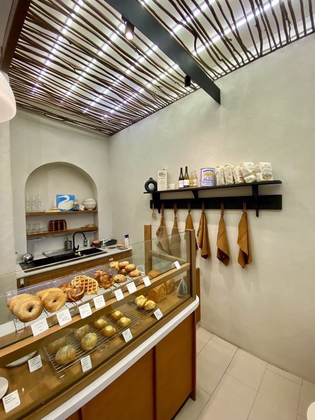 Rustic and authentic scenic bakery cafe 🪴