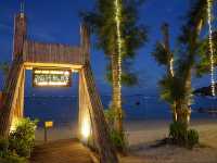 “บ้านพลอยเสม็ด” ร้านอาหารวิวสวยบนเกาะเสม็ด