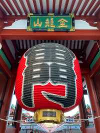 早朝の浅草寺