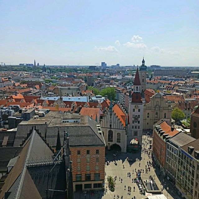 @ THE NEW TOWN HALL IN MUNICH.