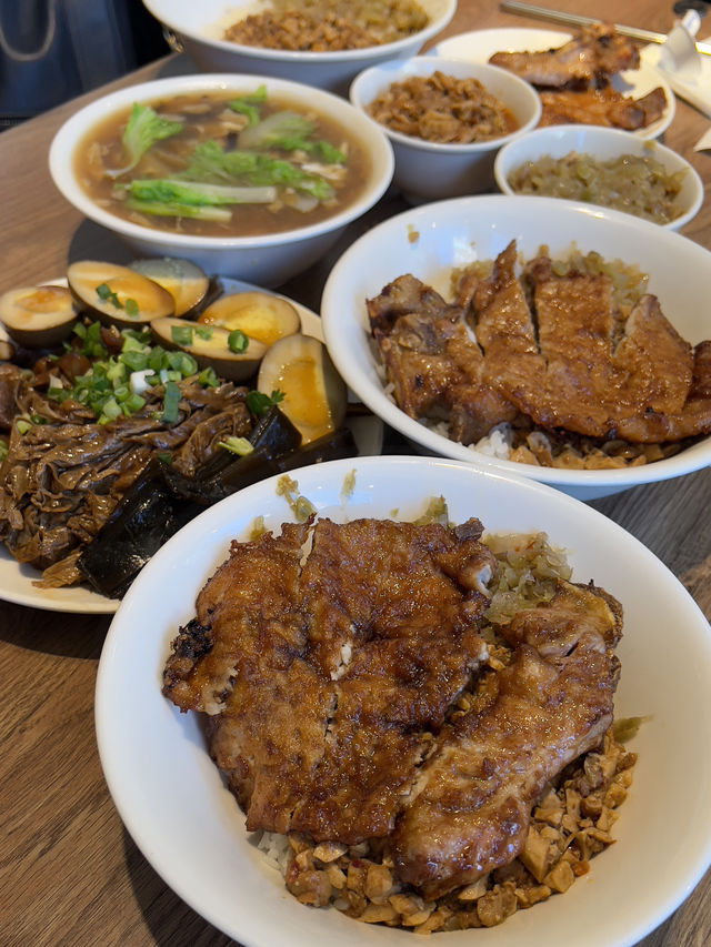 【台湾・淡水】淡水行ったら必食！排骨飯と大滷湯♪