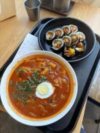 점심웨이팅 필수인 24시간 가성비 분식맛집,싸다김밥 마포역점