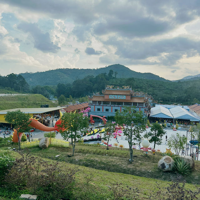 Tokong Si Thian Kong in Kuala Pilah - Serenity Amidst Scenic Beauty
