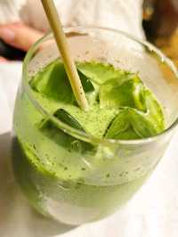 Little Tree Grocert คาเฟ่เรือนไม้
