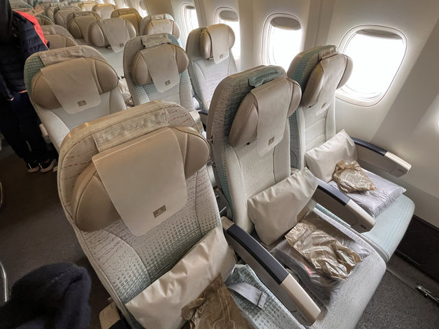 Flying with Emirates Barcelona →Dubai ✈️