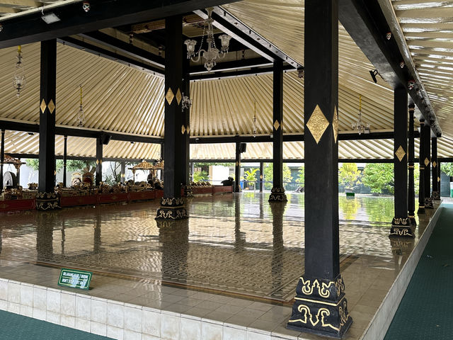 A must-visit Royal Palace in Yogyakarta