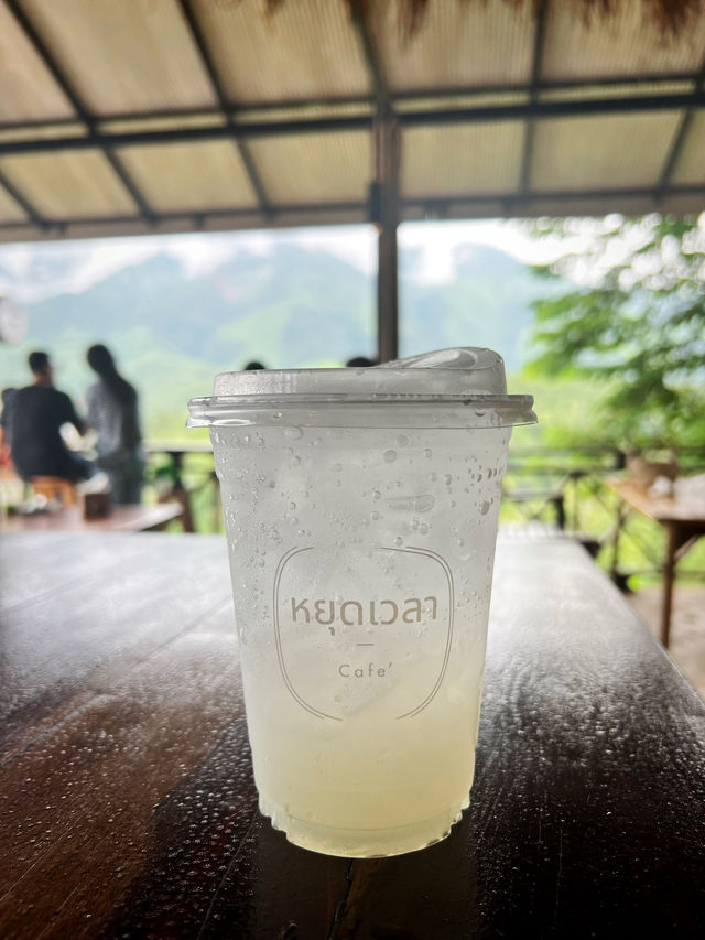 หยุดเวลาคาเฟ่ หมู่บ้านสะปัน